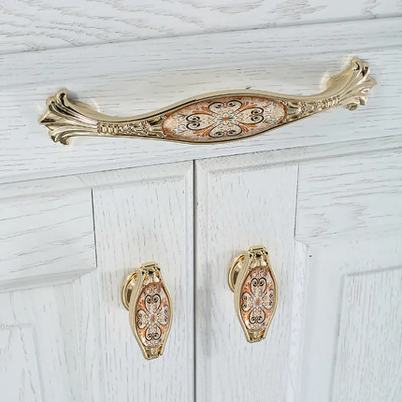 Kitchen cabinet handles and knobs European Zinc alloy Cupboards Drawer Pulls Concise Handles Furniture Hardware Accessories Kitchen cabinet handles and knobs European Zinc alloy Cupboards Drawer Pulls Concise Handles Furniture Hardware Accessories
