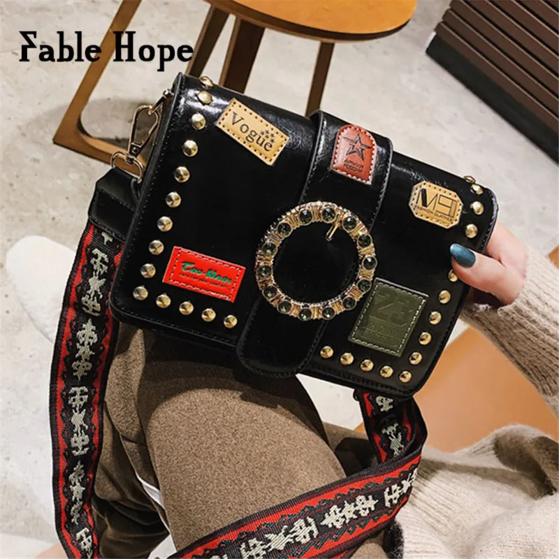 

Badge Decor Leather Bags Women Rivets Studded Female Crossbody Bag Ladies Small Shoulder Bags Bolsa Feminina Messenger Bag