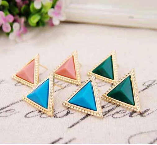 

Elegant Girls Korean Multicolor Triangle Geometric Border Carved Pattern Earrings E2703