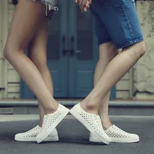 Размеры 36-44; летние мужские дышащие пляжные сабо на плоской подошве; женские нескользящие сандалии; модная повседневная легкая обувь для влюбленных