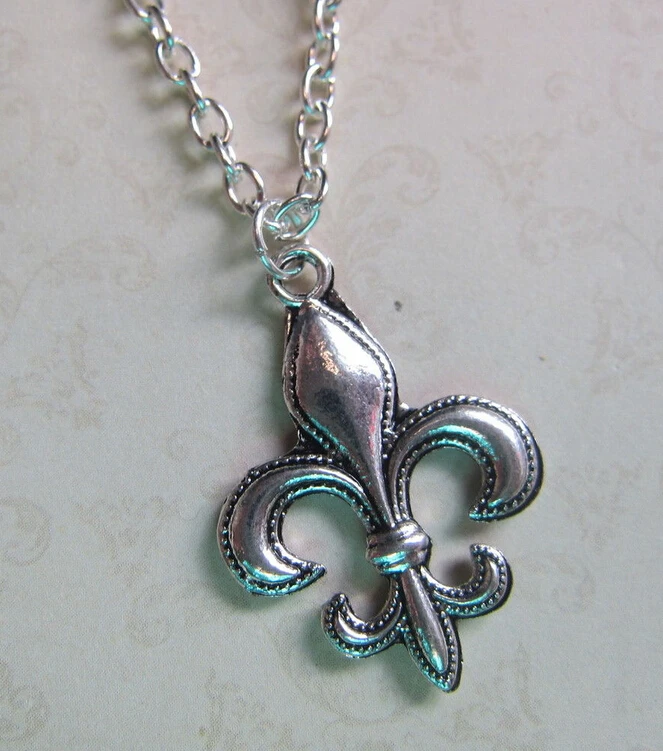 

Vintage Silvers Fleur De Lis heart CLOVER ICE CREAM DEER EIFFEL TOWER Dragonfly Necklace Pendants Choker For Women Jewelry S191