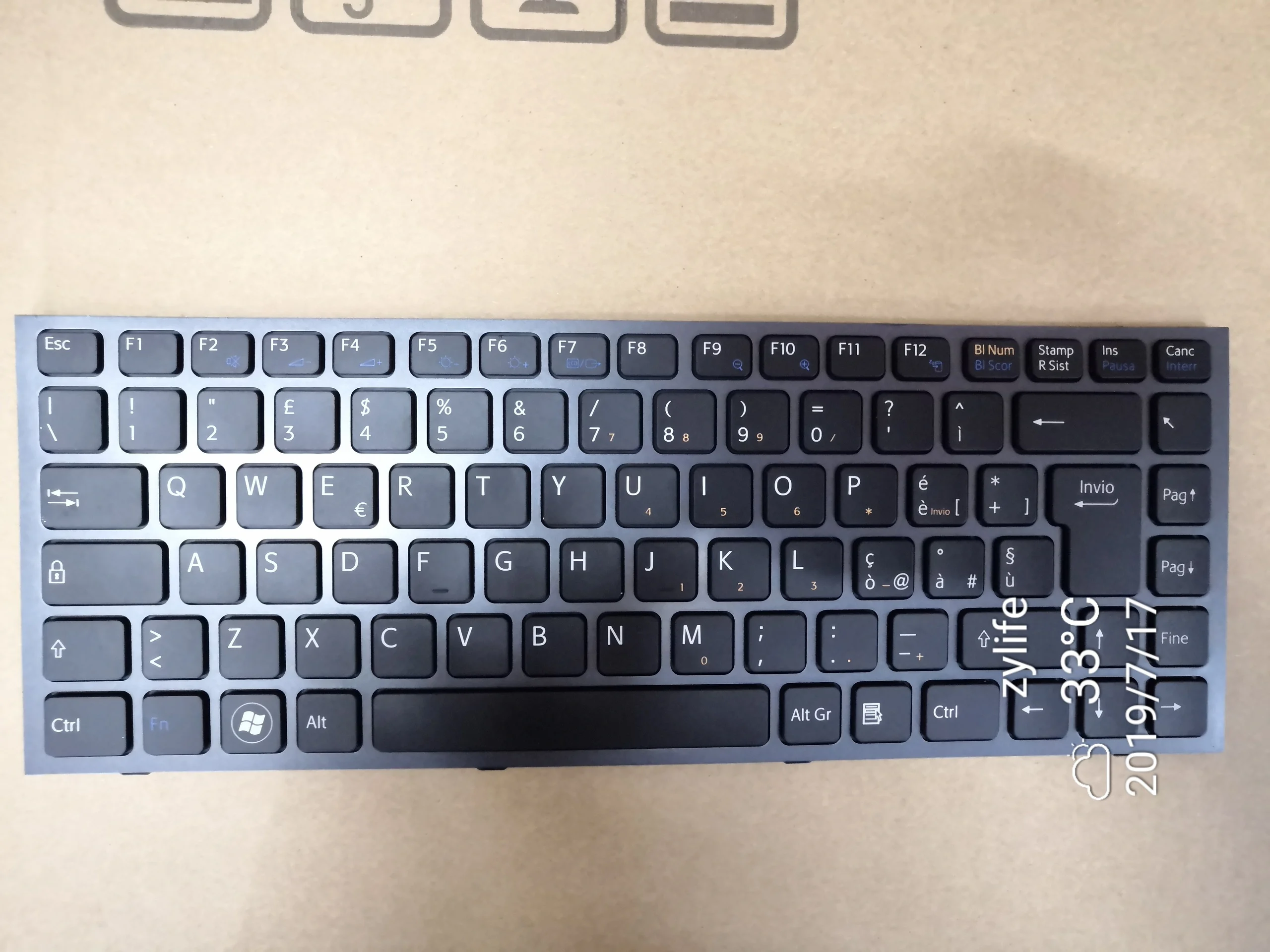

New Italian Qwerty Keyboard Sony vpc-s 9z.n3tbq.00e 148779441 Black Frame Backlit