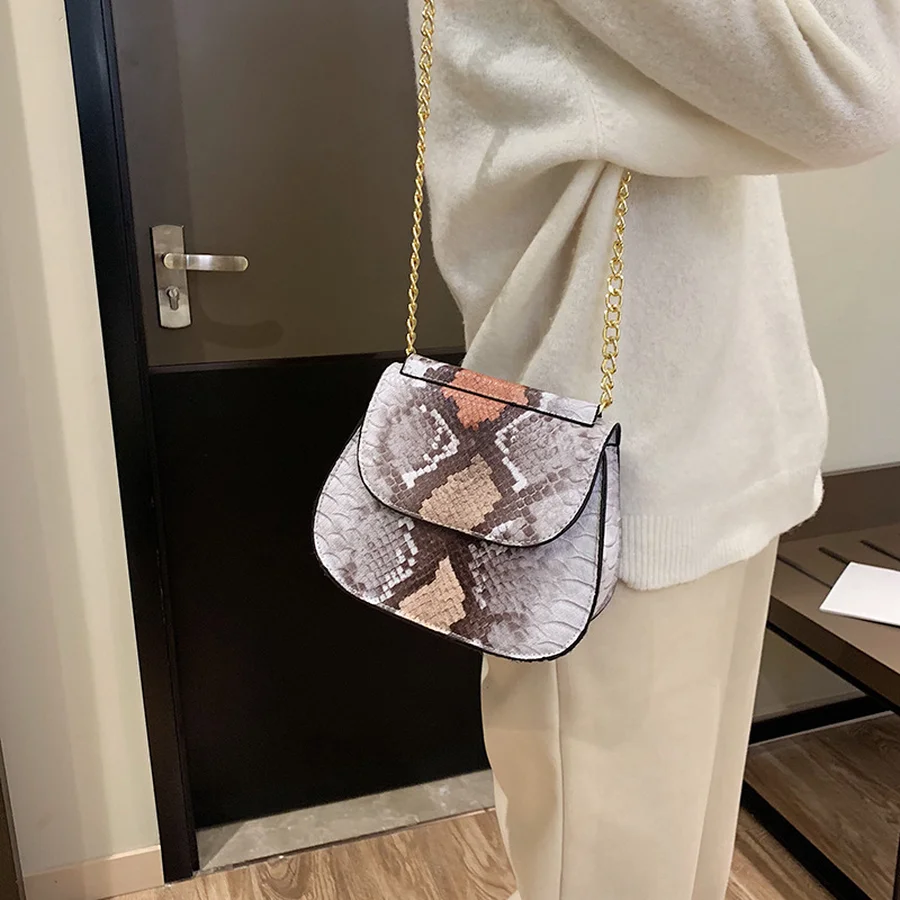 Casual Serpentine Printed Chain Bags Women Shoulder Messenger Bags Fashion Pu Women Snake Pattern Handbags Ladies Small Chic Bag
