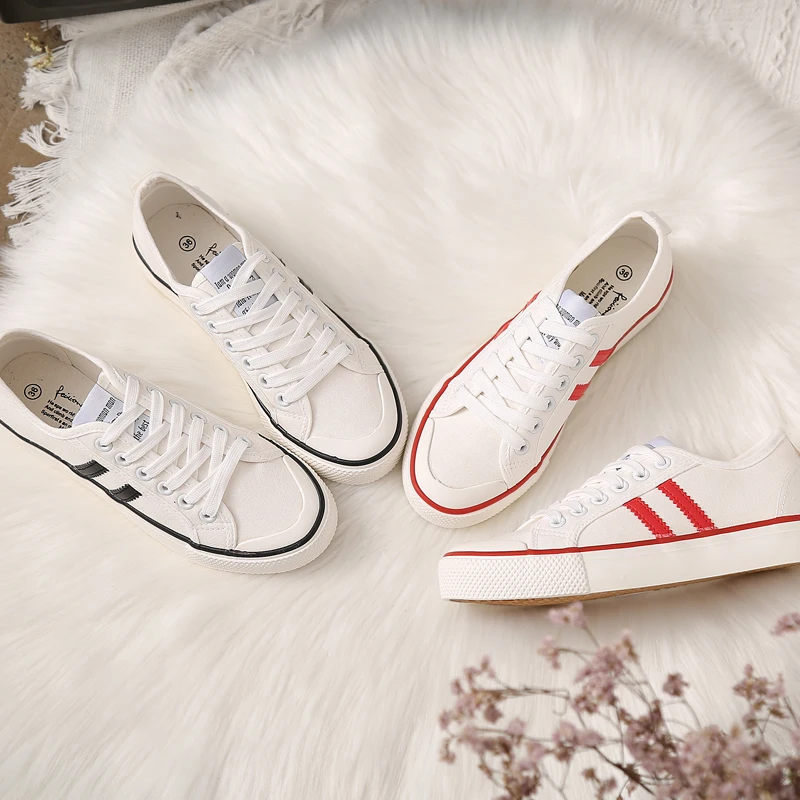 

2018 new canvas shoes shoes student shoes Harajuku street shot Japanese soft girl wild.