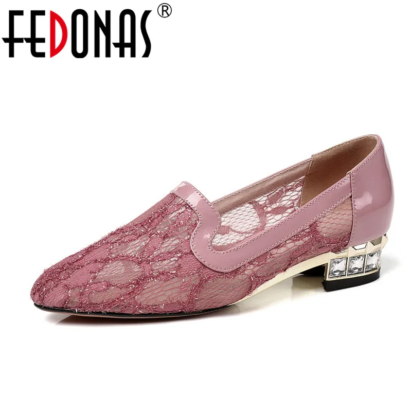 

FEDONAS New 2020 Sexy Women Pumps Fashion Round Toe Low Heels High-quality Elegant Wedding Party Shoes Woman Rhinestone Pumps