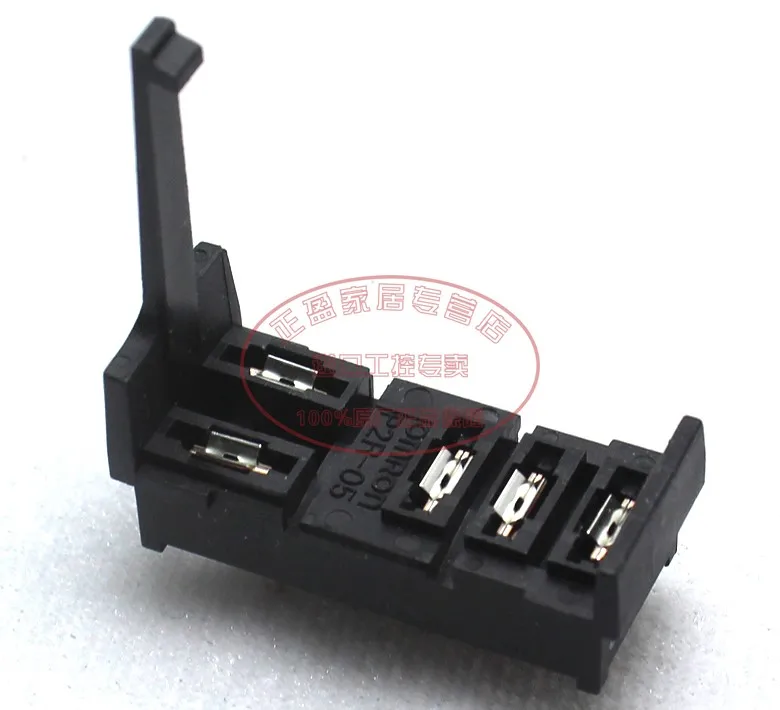 

Free shipping Original authentic Omron (Shanghai) OMRON welding relay socket P2R-05