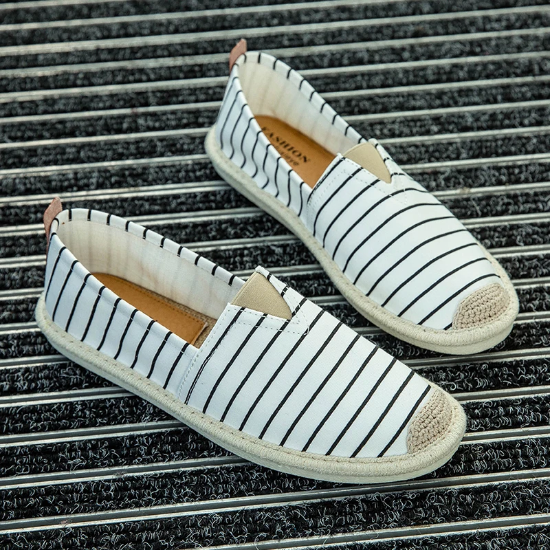 Men Shoes Summer Style Boat shoes Comfortable Breathable Canvas material Light Casual High Quality Driving Shoes New Style - Цвет: Белый