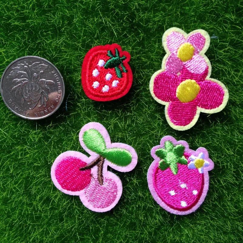 4pcs parches bordados Applique Strawberry Flower Cherry Iron On Patches Baby Jeans Jacket Patch For Clothing Embroidered Badge