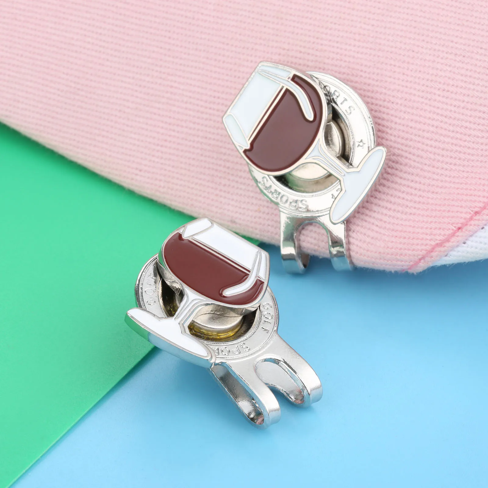 

Professional Alloy Golf Cap Clip Metal Magnetic Hat Visor Clips Golf Ball Aiming Marker Golf Training Aids - Wine Cup Pattern