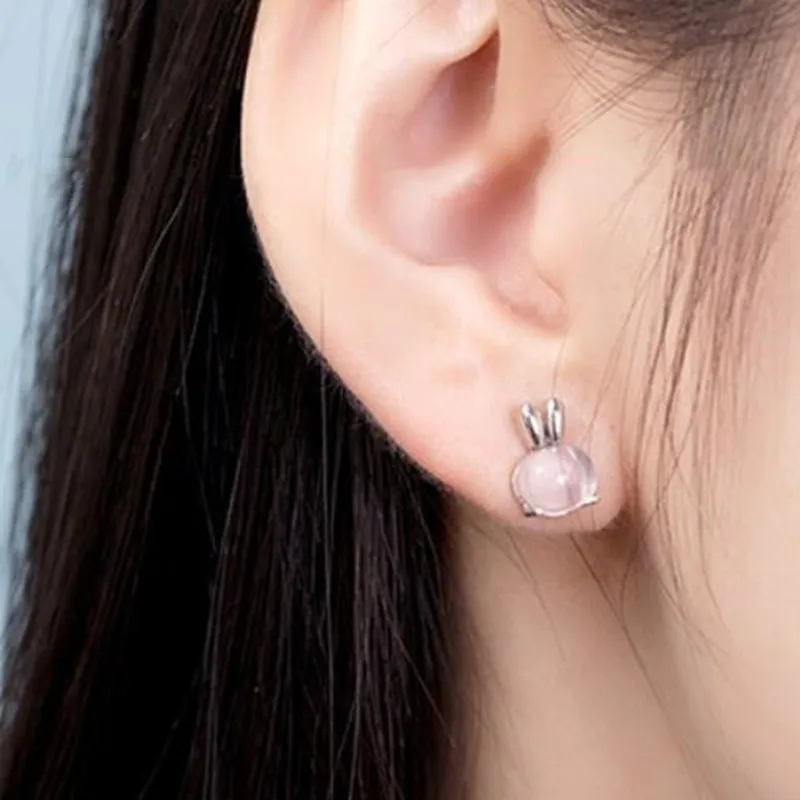 

Fashion Zircon Natural Furong Stone Powder Crystal 12 Zodiac Rats Bull Rabbit Rabbit Sheep Stud Earrings
