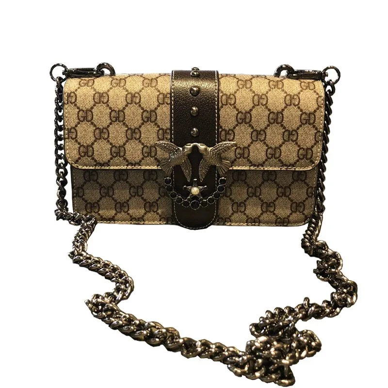 

Famous Brand Luxury Handbag Women Bag Designer Women's Bag Rivet Chain Messenger Shoulder Bags Female Skull Clutch Velour Top