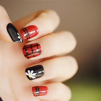 

White Flower Daisy Black Red Stripe Design Art Nail Tips Round Head Fake Nails with Glue Full Cover Short Women Nail Patches