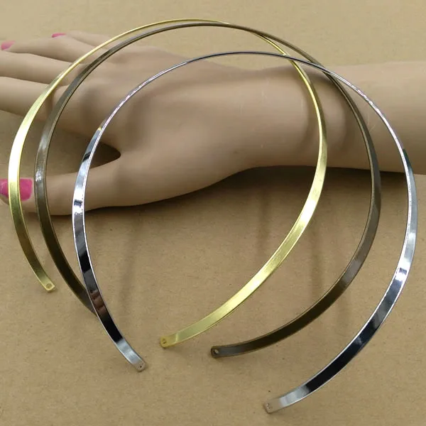 Wire Circle Open Choker Necklace with 2 Holes for Women Collier