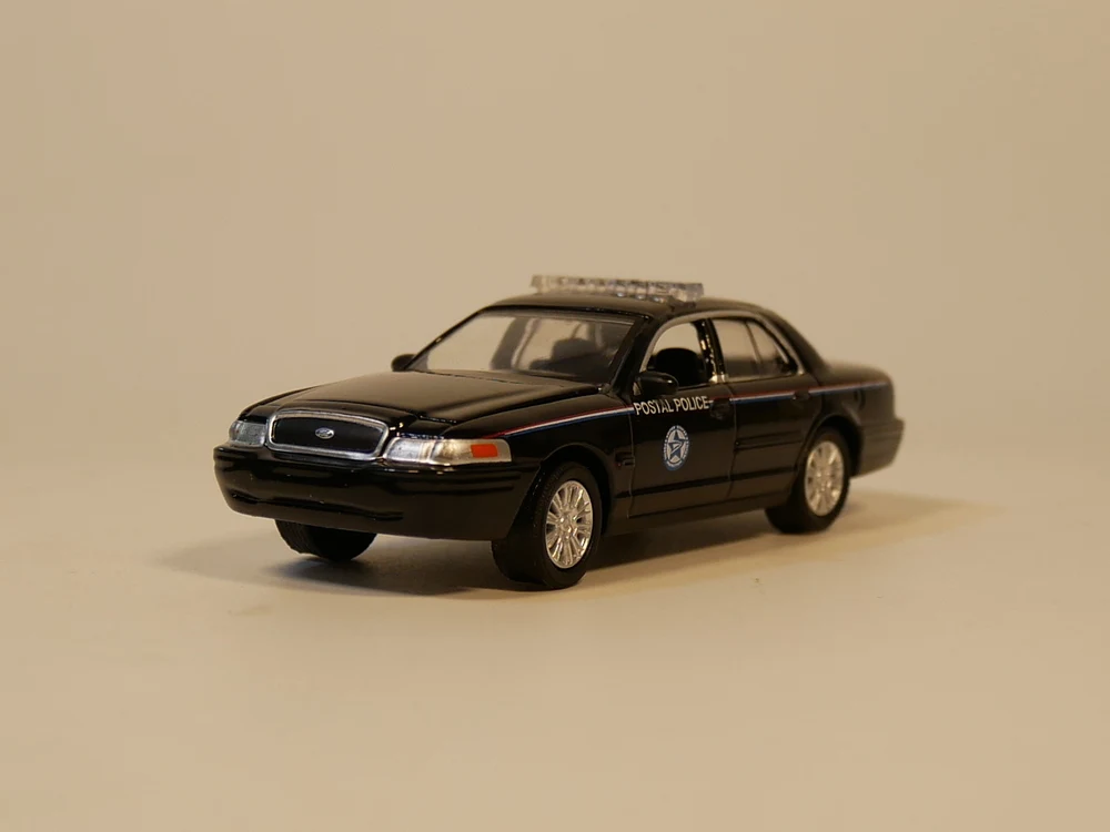Авто ИНН зеленый свет 1: 64 Ford Crown Victoria Interceptor почтовый полицейский литой модельный
