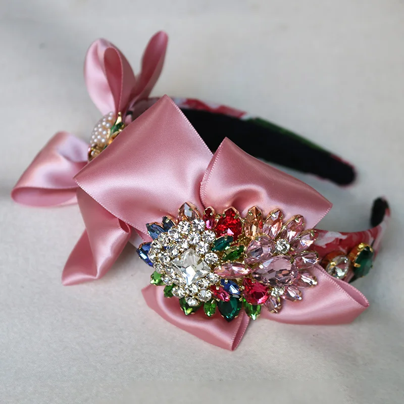 

Charm Catwalk Pink Silk Satin Bow Hairband Pearl Cystal Flowers Baroque Hair Accessories Headwear Jewelry Wedding Party Crown