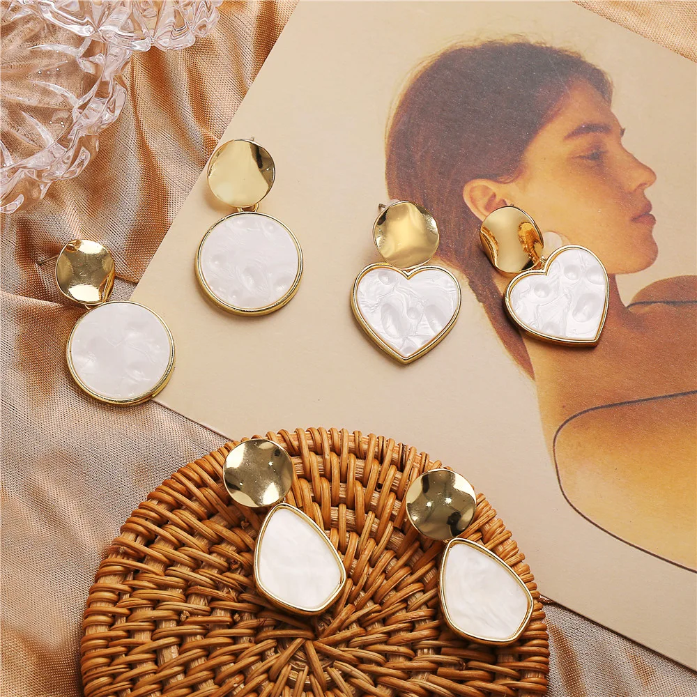 

Donarsei Fashion Heart Acrylic Earrings For Women Gold Metal Geometric Sequins Acetic Acid Drop Dangle Earrings Drop Shipping