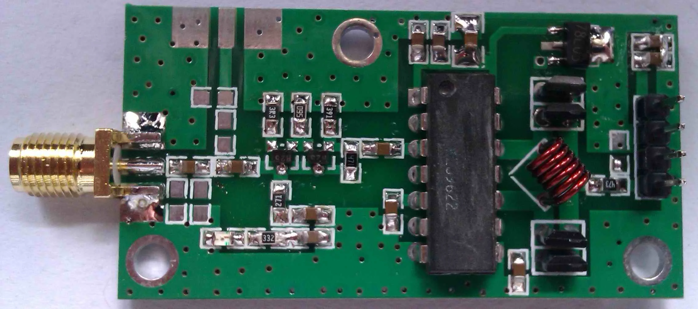 

VCO 70-200MHz voltage controlled oscillator RF signal source broadband 10dBm VCO signal generator