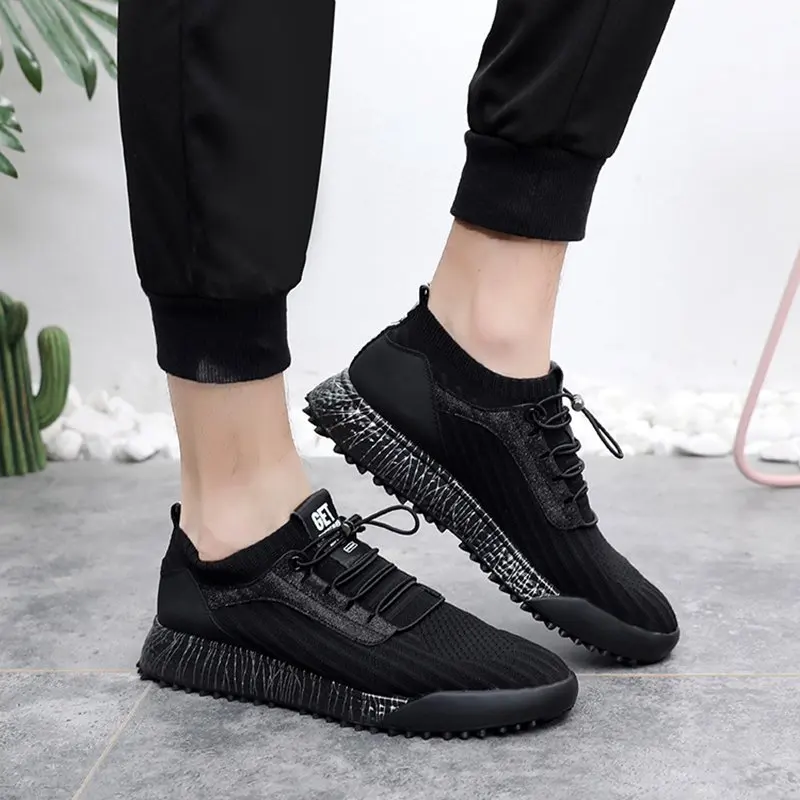 

2018 autumn men's shoes fashion wild new sets of feet flat comfortable breathable Korean version of the tide shoes.