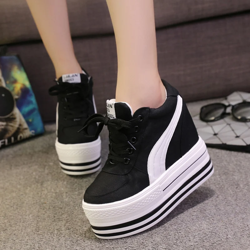 

Students Korean version of the spring wild Harajuku women's shoes at the end of thick soya muffin shoes.