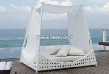 

New Outdoor Wicker Lounger Sunbed