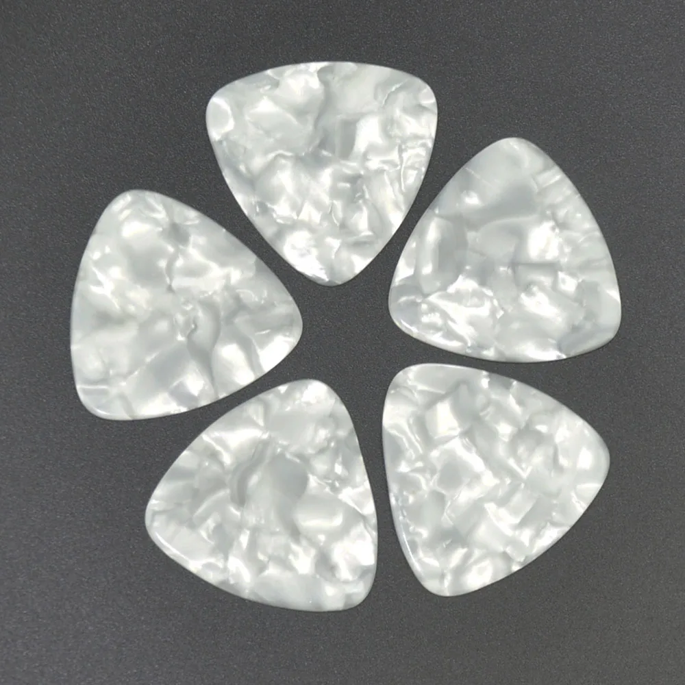 

Lots of 100 pcs Rounded Triangle Heavy 0.96mm Celluloid Guitar Picks White Pearl