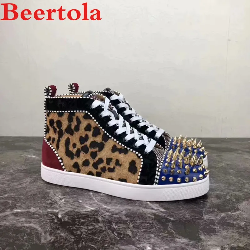 

Beertola New Casual Men Shoes Leopard Pattern Head Studded Spikes Mixed Color Leisure Flats Shoes Men Patchwork Zapatos Hombre