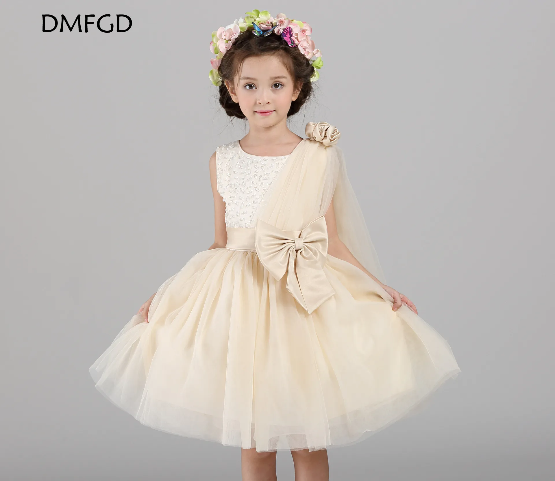 

Children wedding dress girl flower girl princess dress dress Korean champagne fluffy dress show