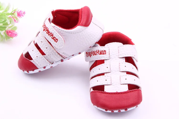 Новинка; летняя обувь для маленьких мальчиков и девочек; Дышащие детские сандалии из искусственной кожи с открытым носком