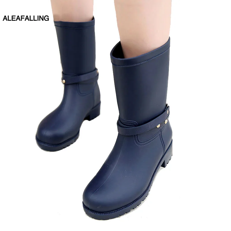 Achat Aleafalling nouvelle conception bottes de pluie imperméables chaussures plates femme pluie femme d eau en caoutchouc mi mollet bottes élastique bande botas w086