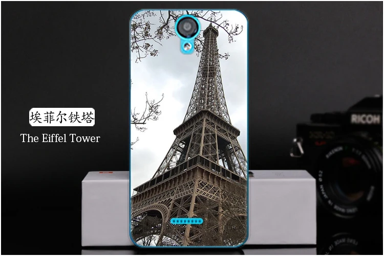  The Eiffel Tower