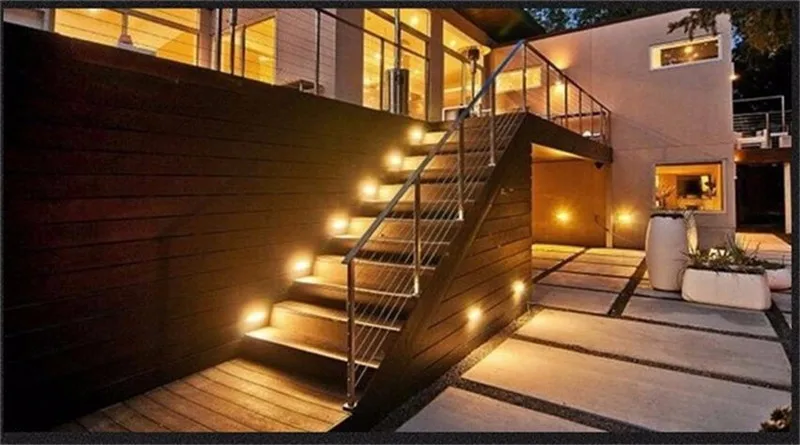 wall lamp (18)