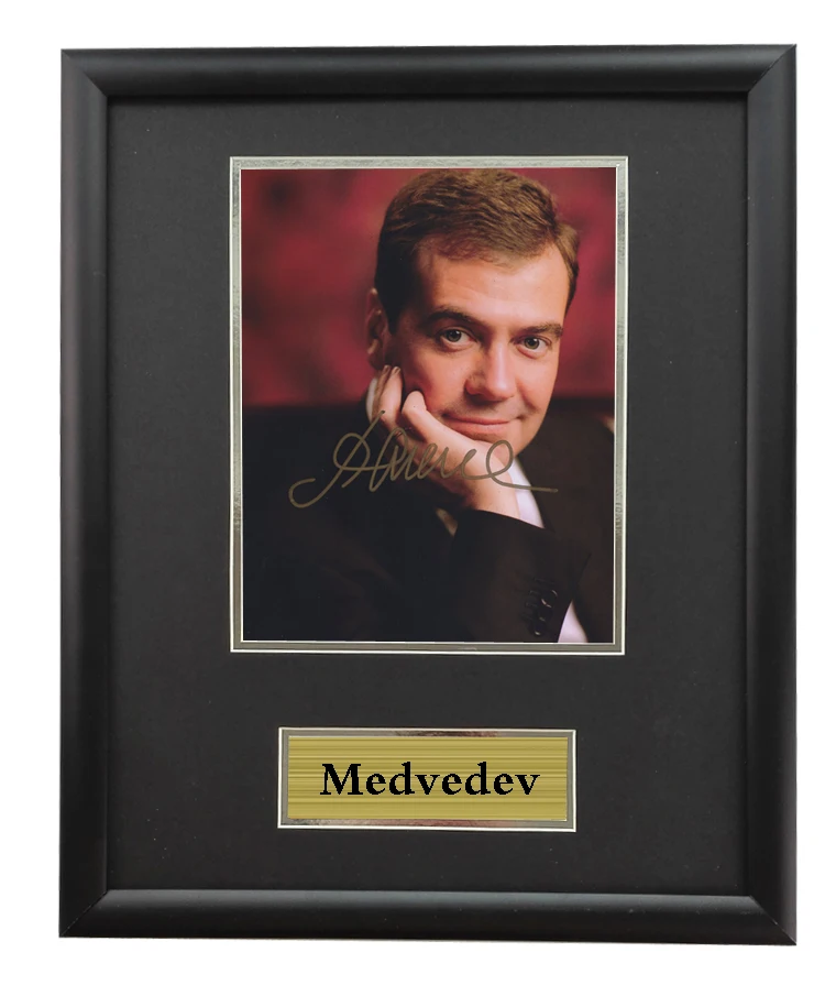 

Memorabilia Medvedev come with SA COA autographed signed Photo Framed