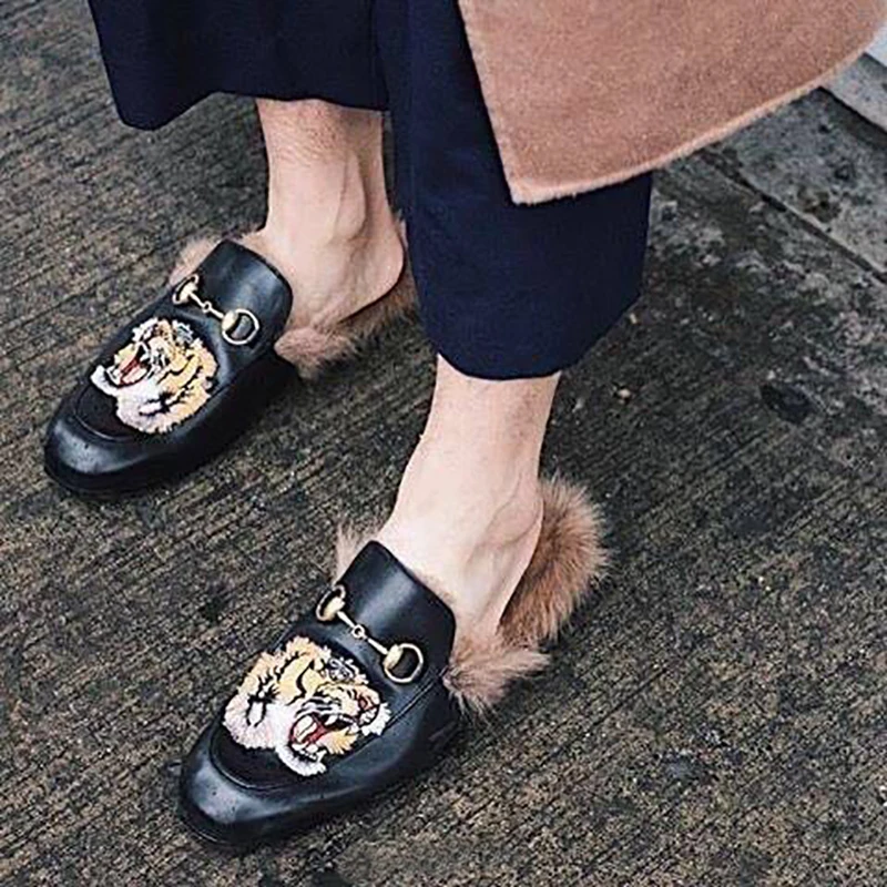 

Women Mules Rabbit Fur Slippers Ladies Flats Casual Loafer Shoes Fashion Chain Furry Slides Spring Slippers Furry Slipper