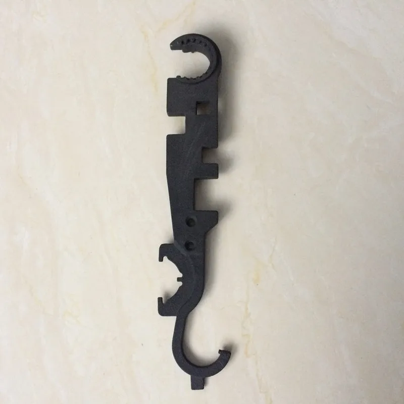 Комбинированный гаечный ключ AR15 включает в себя гаечный ключ для замка, гаечный ключ, гаечный ключ, инструмент для намордника, тормоза, инструмент для вспышки, ручной инструмент