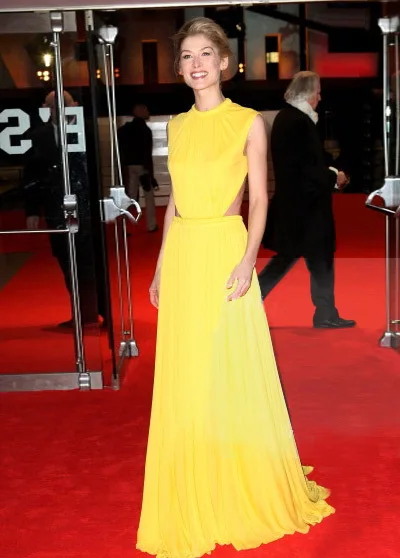 

Custom Made Open Back Yellow Long Celebrity Dresses 2015 A Line Scoop Neck Chiffon Prom Party Gown Vestidos de fiesta Longo