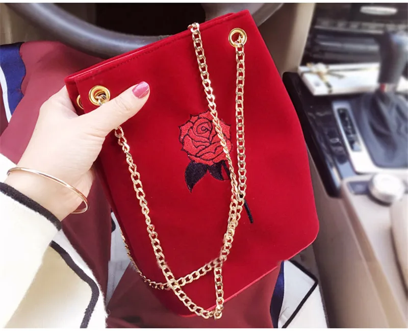 HISUELY новая велюровая сумка-мешок женская сумка с вышивкой бриллиантами Женская бархатная сумка на плечо элегантная сумка на цепочке с кристаллами и цветами