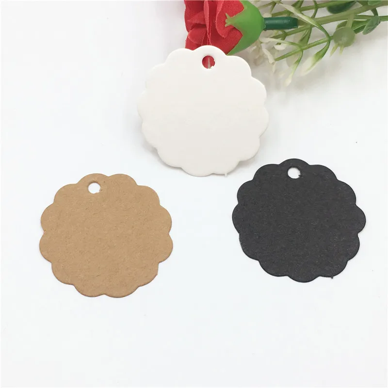 

100Pcs/Lot Flower Shaped Round Paper Cardboard Hang Tags Blank for Craft Gift Candy Cake Box Garment Label Tag Diameter 3.5cm