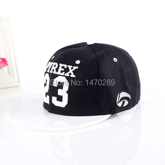 cappello jordan nero e oro
