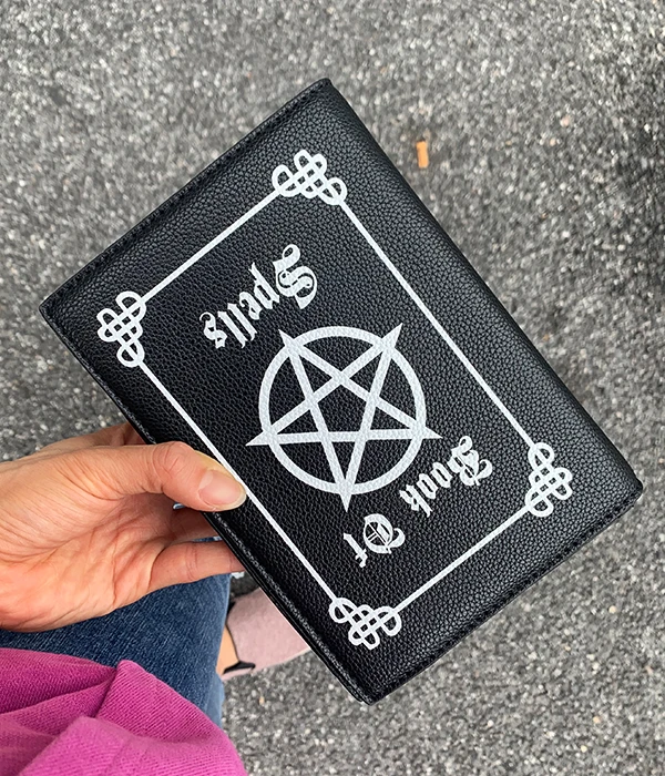 Сумка мессенджер Dark Magic Book черная модная для девушек|Клатчи| |