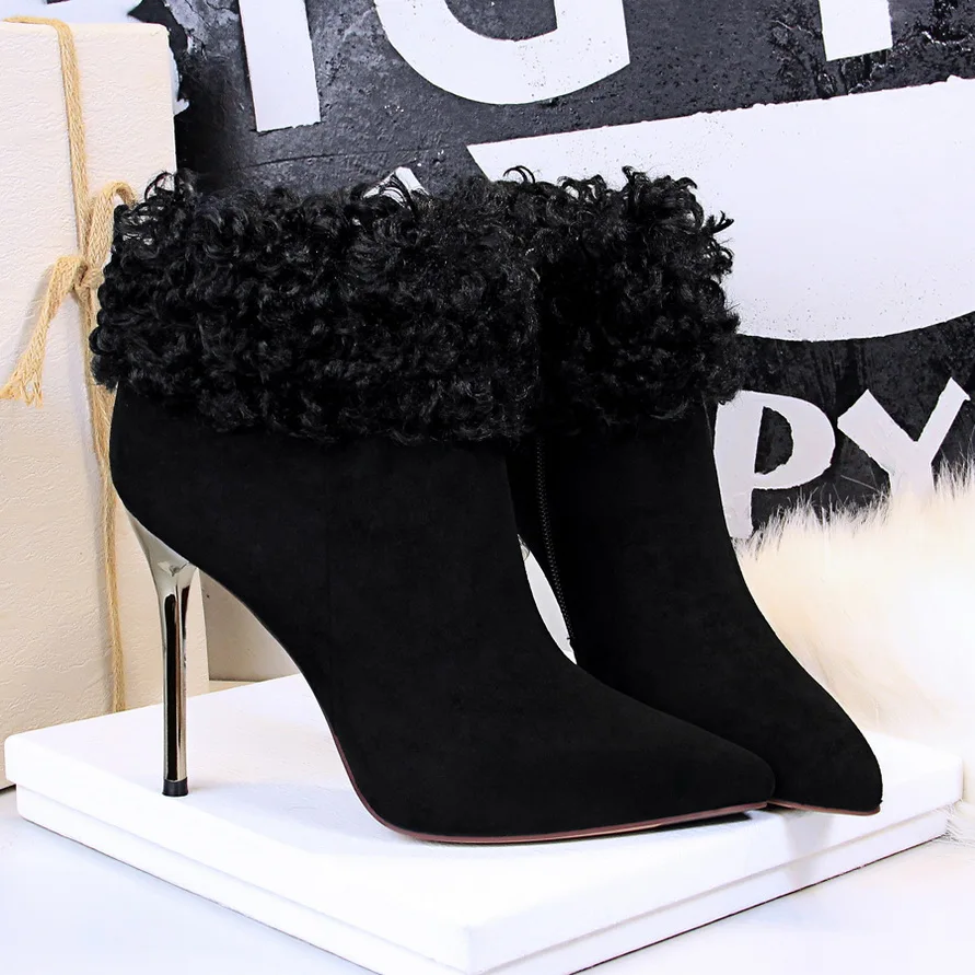 

Women's Plush Boots Winter Plus Velvet feet Nude Hair Korean Fashion New Women's Boots Stiletto Sexy Thin Pointed Boots