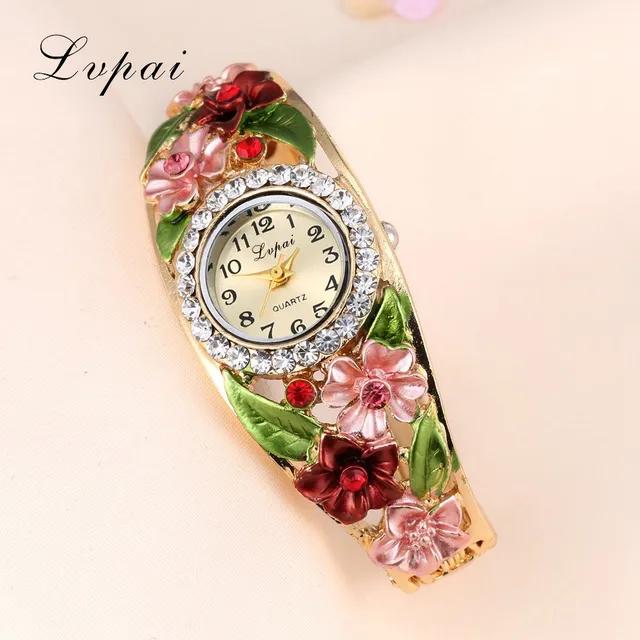 Watches Hot Sale Fashion Casual Women Bracelet Watch Alloy Flowers Diamond Wrist Watches Hot Sale Fashion Casual Women Bracelet Watch Alloy Flowers Diamond Wrist