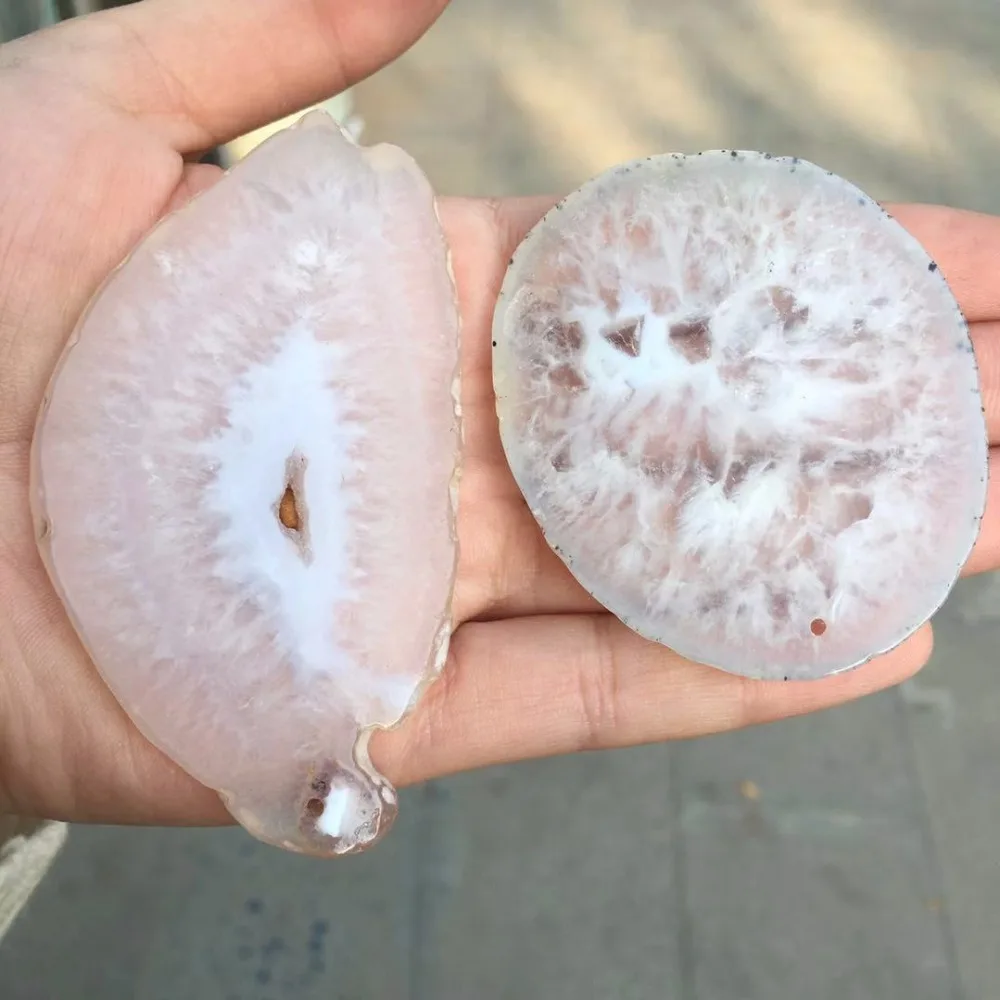 

2pcs Natural White Agate Geode Slice Irregular Natural Agate Crystal Stone Mineral Specimen for home Decoration Gift
