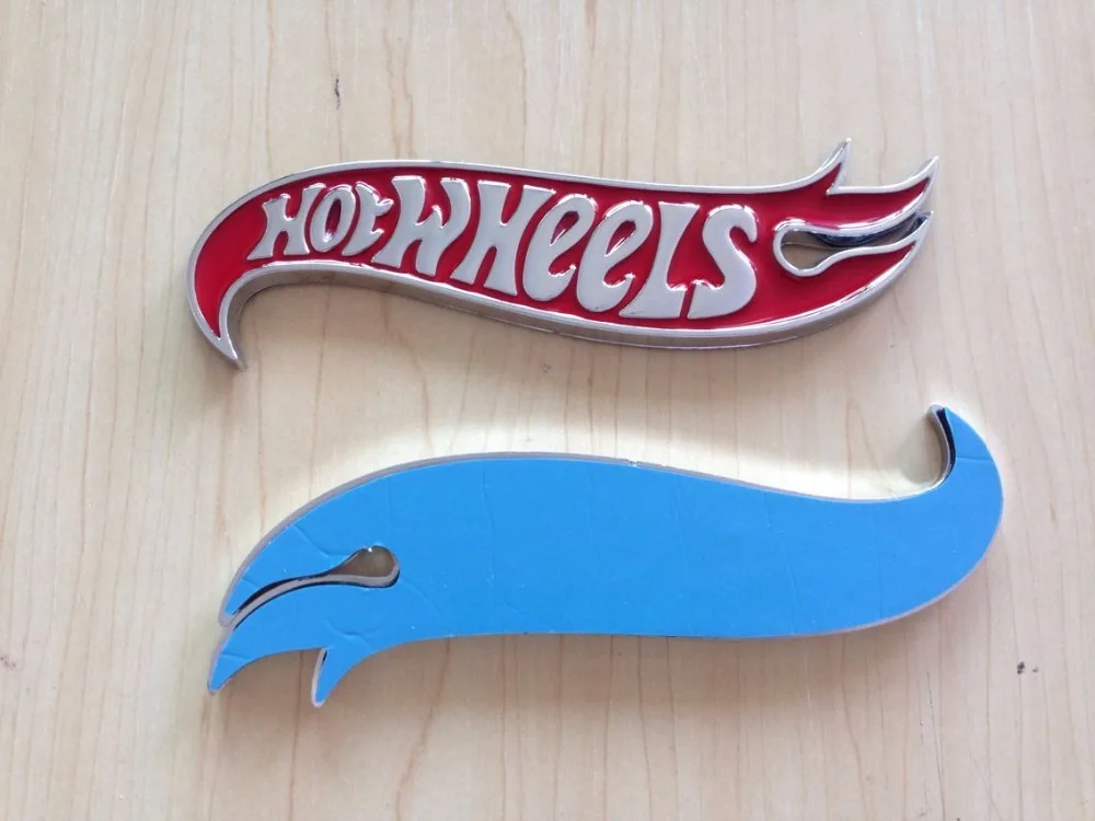 Скидка 1 пара Хром и красный Hot Wheels пламя эмблема значок Hot Rod, Mustang, Camaro