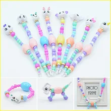 Juguetes Divertidos para niños, pulsera de plástico de dibujos animados, brazalete para niñas, pulseras de animales mágicos, juguetes de deformación para niños, collares de cuentas de unicornios(China)