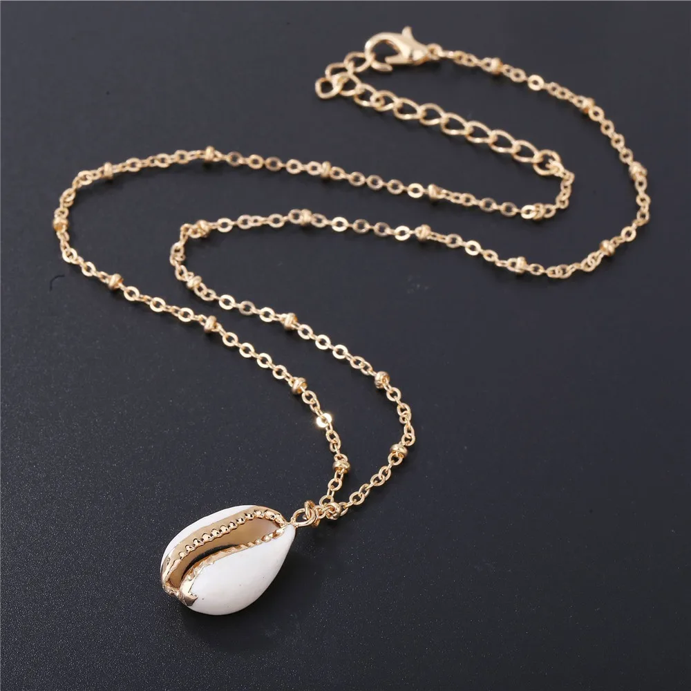 

Luxury Gold Color Chain Shell Pendants & Necklaces Women Simple Design Short Chain Choker Necklace Bohemia Beach Jewelry A556