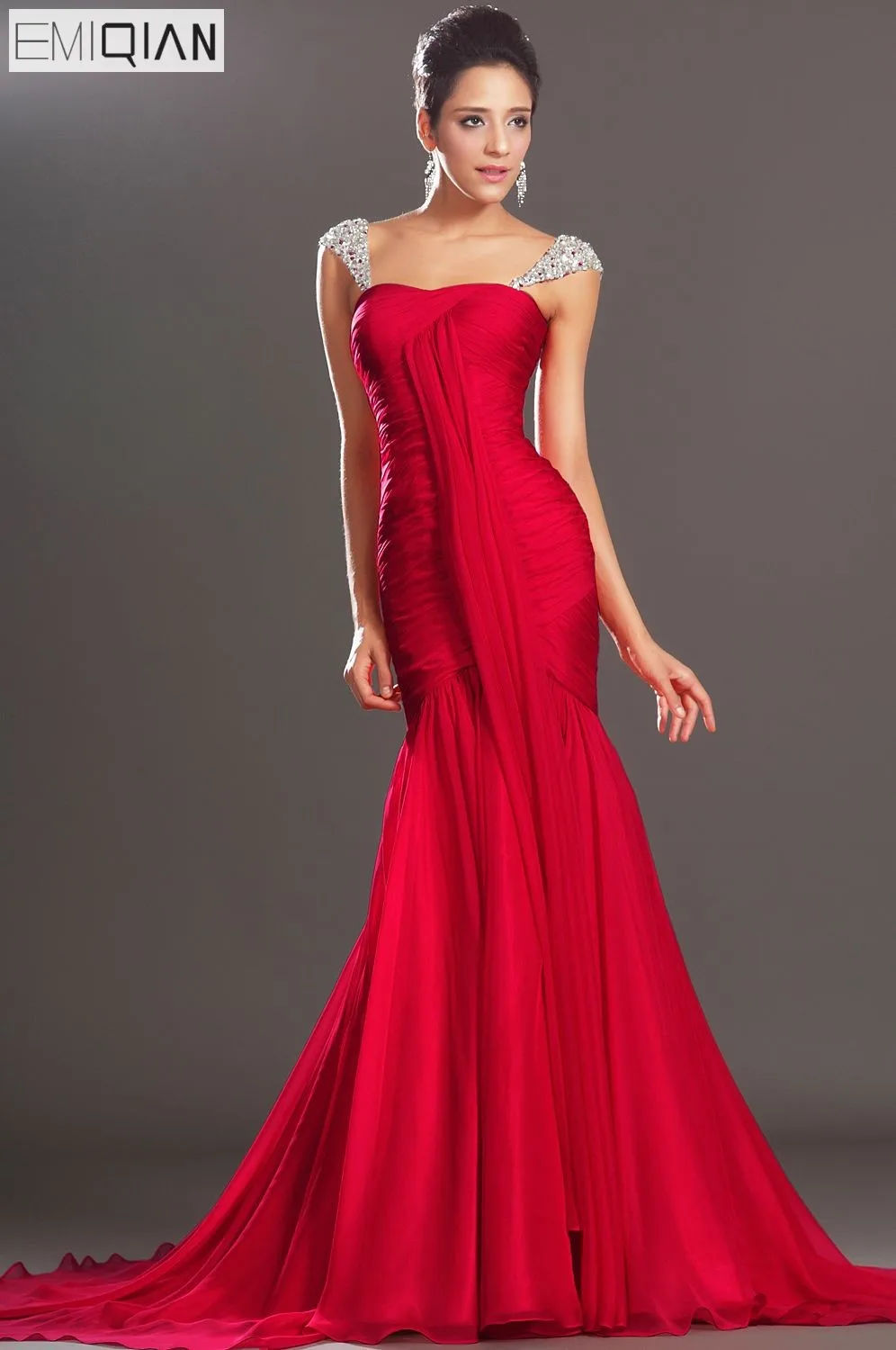 

Freeshipping New Charming Fitted Red Chiffon Evening Dress