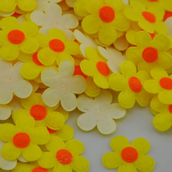 Yellow 50 шт. 1 ''мягкие фетровые Цветочные аппликации(9 цветов) A228 - Цвет: Yellow