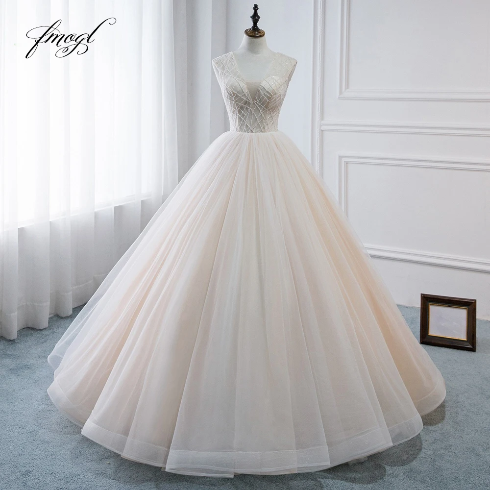 

Fmogl Simple V Neck Pearls Ball Gown Wedding Dresses 2019 Floor Length Beaded Pattern Tulle Bride Gwon Vestido De Noiva