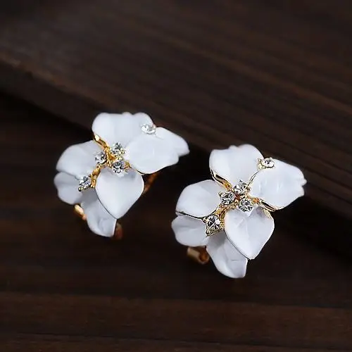 Горячая Распродажа, трендовые Кристальные белые черные золотые серьги-гвоздики с цветком гардении, пряжка для женщин, дамские ювелирные изделия, Brinco Oorbellen
