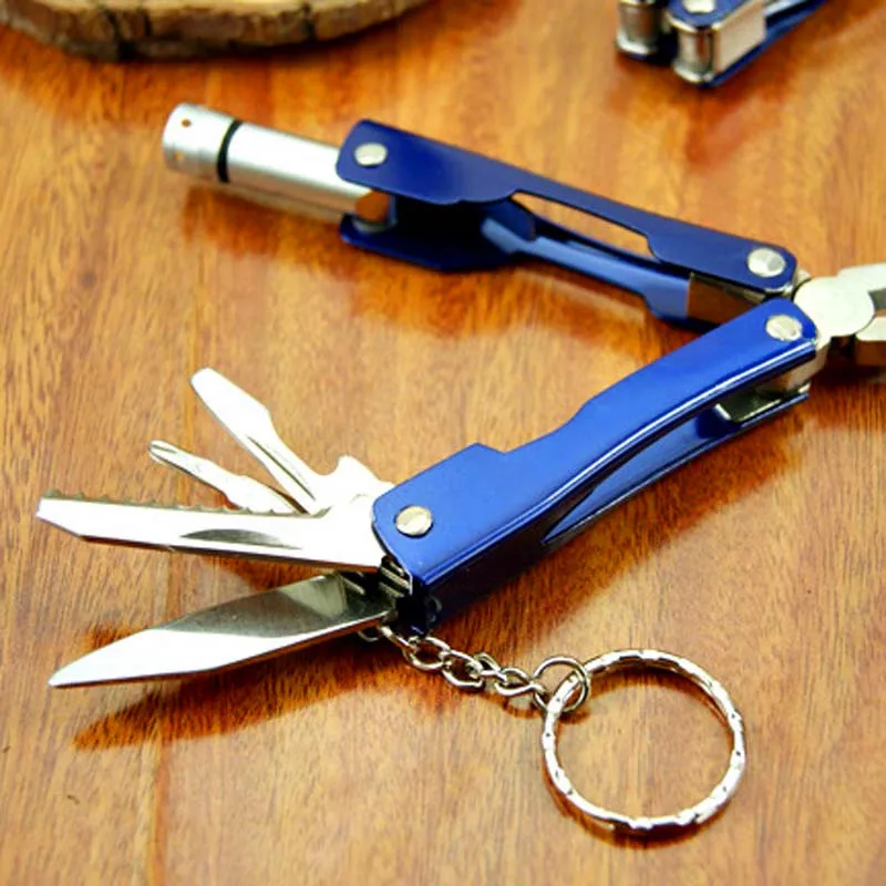 

flashlight for bicycle Multifunction Pliers With A Flashlight Outdoor Camping Tool Kit Pliers Goods for bicycles 905